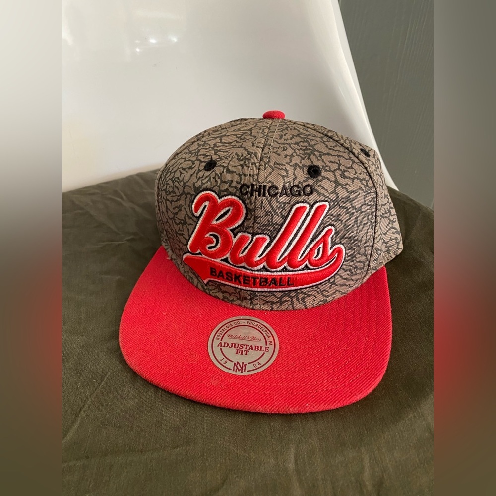 Mitchell & Ness Chicago Bulls SnapBack Hat​